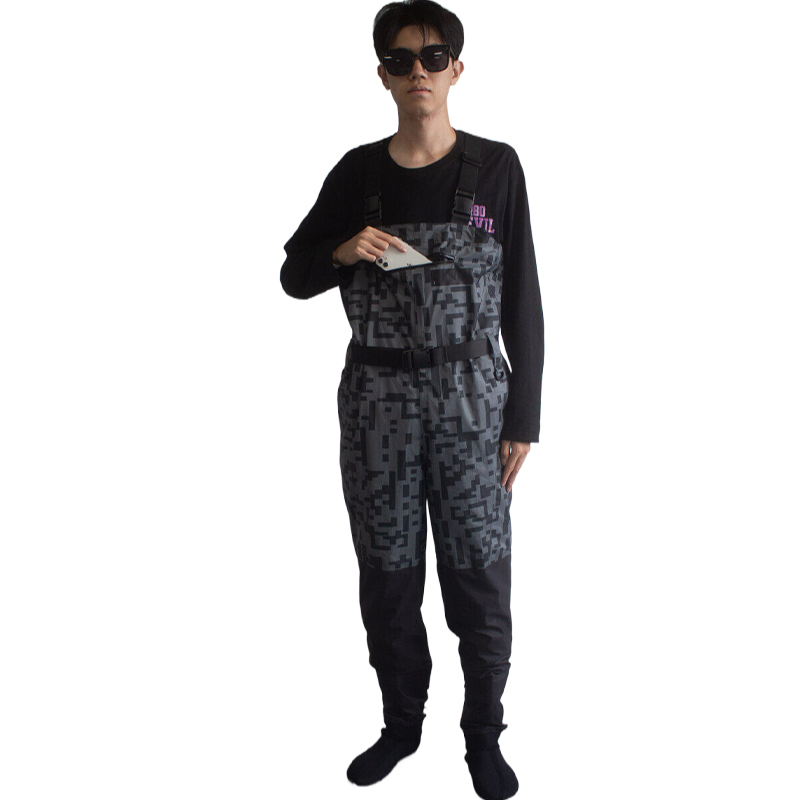 Manufacturers customized three layers breathable moisture permeable Mosaic camouflage waders